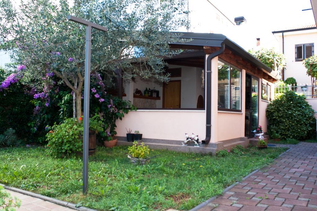Apartments Merlin Novigrad Istria Eksteriør billede